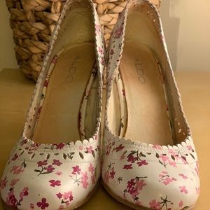 ALDO white floral leather heels sz 37